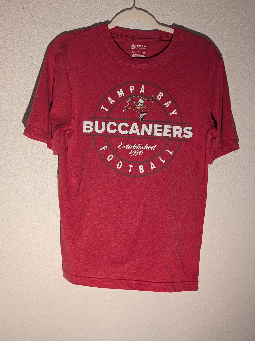 NFL Tampa Bay Buccaneers Red Graphic Tee Small
